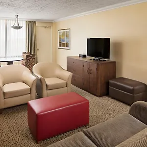 Crowne Plaza Airport Expo Ctr By Ihg Hotel