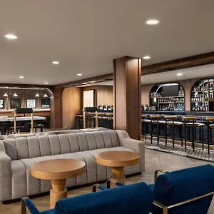 Crowne Plaza Airport Expo Ctr By Ihg Hotel